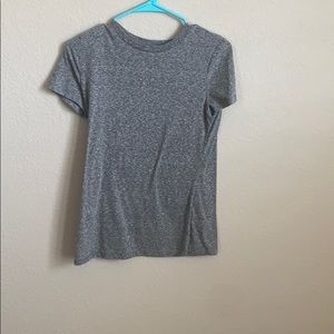 gray short sleeve t-shirt